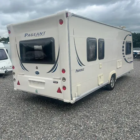 Spacious Caravan Near The * Himarë