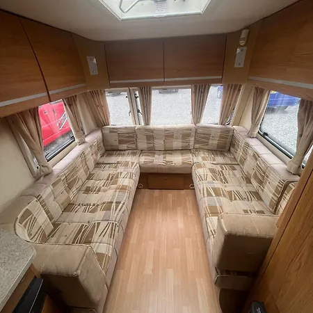 Spacious Caravan Near The * Himarë